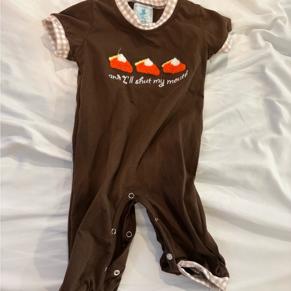 Baby boys smocked outfits lot
6-9 months